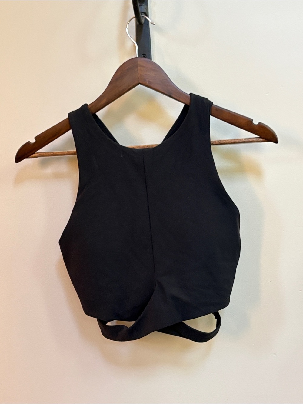 Black Sleeveless Crop Top with Twist Back - Women